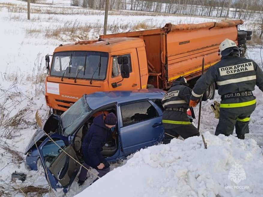 Пожарно - спасательные подразделения приняли участие в ликвидации последствий ДТП в Жуковском м.о.